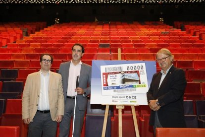 El acto de presentación del cupón de la ONCE dedicado al Teatre de la Llotja de Lleida.