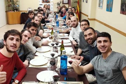 La plantilla del Lleida Llista hizo una cena en el local de la Fecoll.