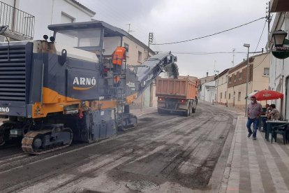 Los trabajos han comenzado con el levantamiento del pavimento.