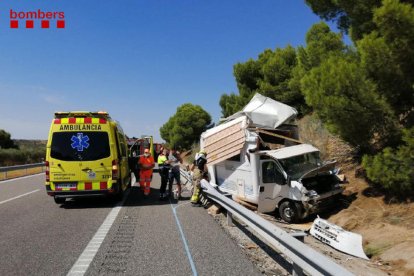 Estat en el qual va quedar l’autocaravana després de l’accident.