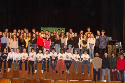 Foto de família dels esportistes del Solsonès que van ser objecte d’un reconeixement divendres passat.