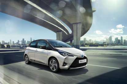 Hi incorpora  el Yaris GR-SPORT, variant de disseny esportiu i Yaris 20 Anniversary Limited Edition.