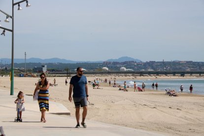 La platja de Vila-seca, a Tarragona, on va morir l’home de 80 anys ahir al migdia.