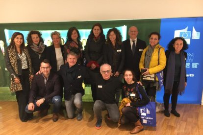 Reunió del professorat dels diferents centres, inclòs el Guindàvols, a Brussel·les.