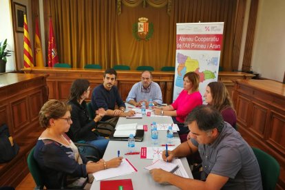 La reunión de técnicos ayer en el ayuntamiento de Vielha.