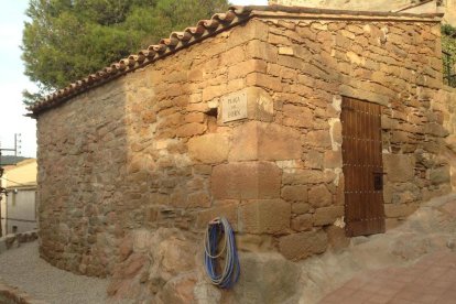 L’antic forn de pa de la població de Cubells.