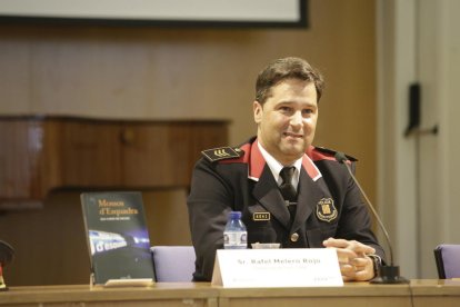 El escritor y Mosso d’Esquadra Rafa Melero durante la presentación del libro, ayer. 