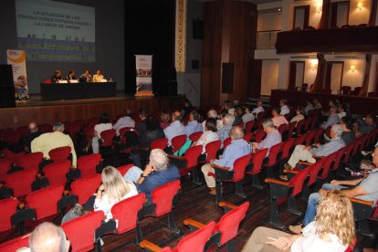 Un centenar de persones van assistir a la jornada celebrada a L’Amistat.