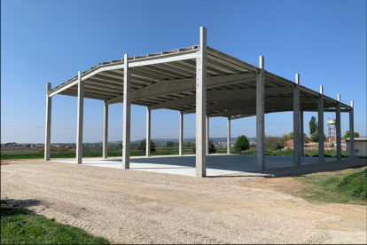 Imagen del estado actual del pabellón polideportivo de Benavent de Segrià. 