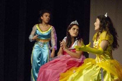 Casado (centre), en una de les escenes d’‘Elles’ a l’Almeria Teatre de Barcelona.