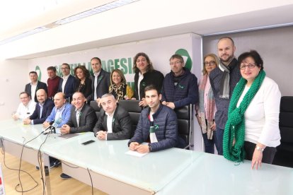 Alcaldes, Plataforma, organitzacions agràries, la patronal de la fruita, Afrucat, i cooperatives van presentar la tractorada a Alcarràs.