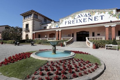 Façana de les caves Freixenet a Sant Sadurní d’Anoia.