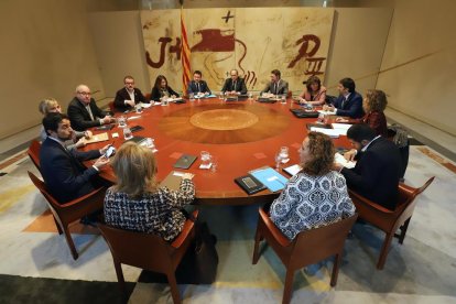 El gabinete jurídico de la Generalitat avala que Torra puede seguir siendo presidente incluso perdiendo el escaño 