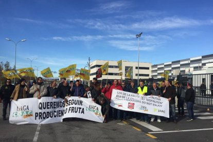 Un moment de la protesta celebrada a Montcada i Reixac.