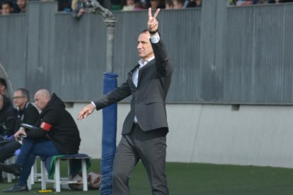 Joan Carles Oliva, durante su debut el pasado domingo en el campo del Cornellà.