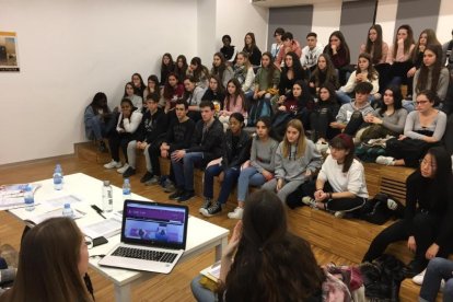 Uno de los talleres con estudiantes de secundaria de la Noguera. 