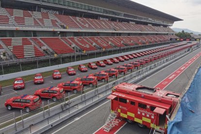 Vista de los nuevos vehículos de Bomberos presentados ayer. 