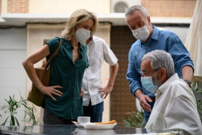 María, Carlos y Antonio Alcántara, en una escena de la nueva temporada de la serie.