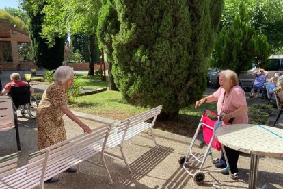 Los usuarios del Centre Geriàtric Lleida están divididos para evitar contactos entre ellos.