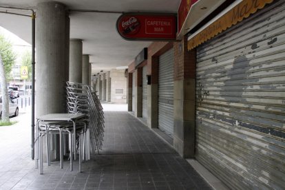 Bars i terrasses, així com establiments d’allotjament turístic, romanen tancats.