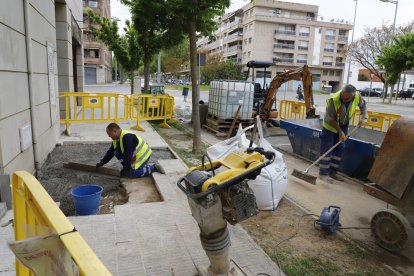 La construcció ha tornat a l’activitat aquest dimarts, després de l’aturada pel permís retribuït obligatori que havia decretat el Govern central per a les activitats no essencials.