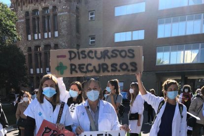 Profesionales leridanos en la protesta de ayer en Barcelona.