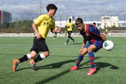 Una acción del partido entre el Barça Juvenil y el Lleida.