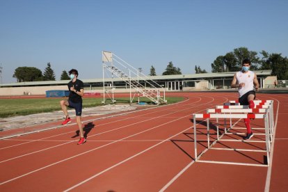 Las pistas de atletismo de Les Basses, que reabrió la Paeria hace unas semanas, vuelven a cerrarse.