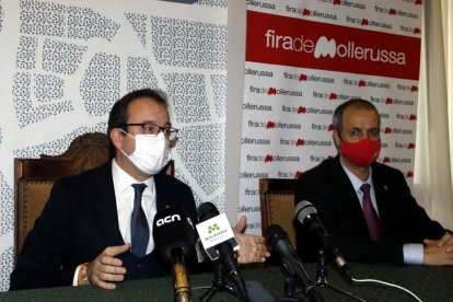 L'alcalde de Mollerussa, Marc Solsona, i al director de Fira de Mollerussa, Xavier Roure.