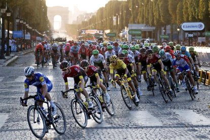 El aplazamiento del Tour ha obligado a mover la Vuelta a España.