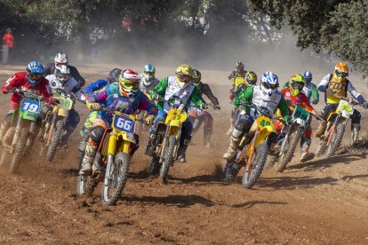 Una de les curses disputades ahir a l’històric circuit El Cluet de Montgai.