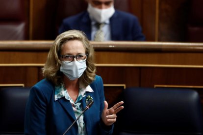 La vicepresidenta Nadia Calviño, ayer, en la sesión del Congreso.