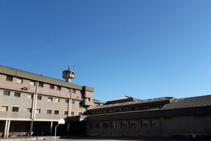 La presó de Quatre Camins és a la Roca del Vallès.