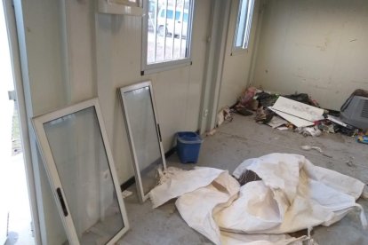 El interior del local que quedó totalmente destrozado.