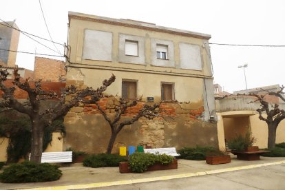 El edificio de la Rectoria de La Floresta, en la plaza Pare Costes.