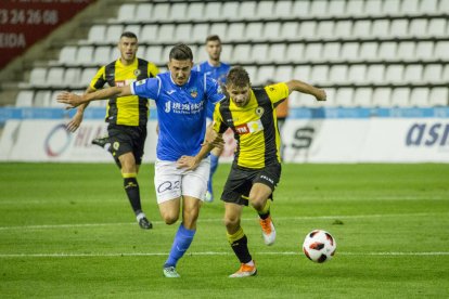 Almagro, en un dels escassos partits que ha jugat amb el Lleida.