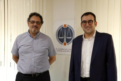 Jordi Albareda y Roger Mir, ayer en el Col·legi d’Advocats. 