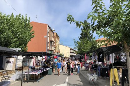 Imagen de ayer del mercado semanal de Mollerussa.