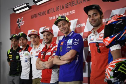 Rossi, a la dreta.