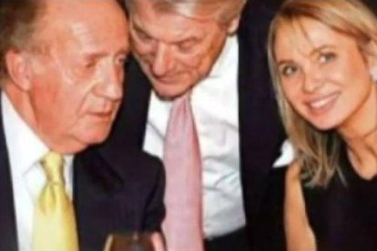 El rey emérito, Juan Carlos I, con su amiga Corinna Larsen, investigada como presunta testaferro.