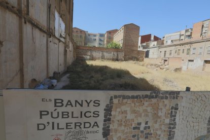 La construcció d’un museu al solar on hi ha les termes de Remolins està pendent.