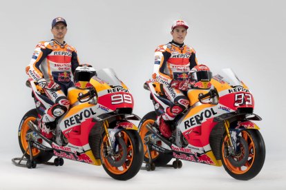 Jorge Lorenzo i Marc Màrquez van posar junts amb els colors de Repsol Honda de cara al debut al Mundial.