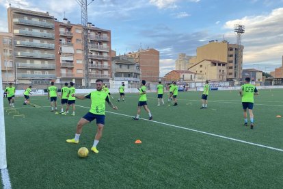 Arriba, el Balaguer entrenando y abajo, el Alpicat.