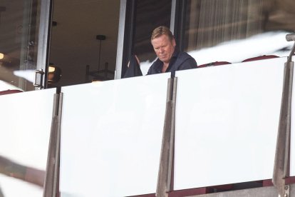 Ronald Koeman ja és a Barcelona per firmar el seu contracte.