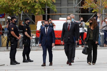 Torra, Aragonès y Budó, ayer, a su llegada al Supremo para la vista por el caso de los lazos amarillos.