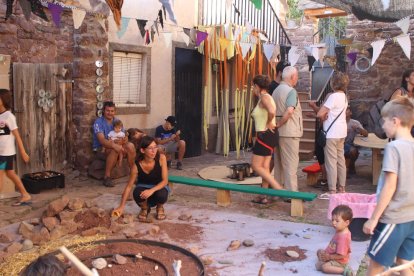 El públic familiar va ser el més present el primer dia de festival i els més petits s’ho van passar pipa amb els tallers.