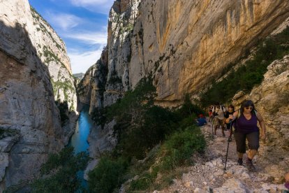 Imatge d’arxiu de turistes al congost de Mont-rebei.