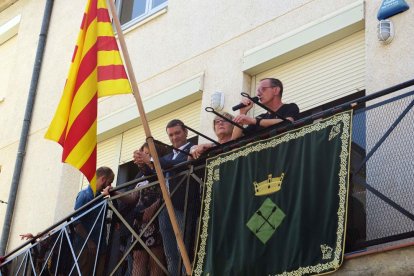 Pueyo (primer dreta) i altres alcaldes d’ERC del Segrià a Vilanova.