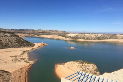 Embalse de Valdepatao que abastece al sistema de regadío.