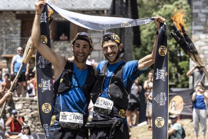 Ernest Ausiró y  Andreu Simón, del mismo equipo, cruzaron juntos la meta de los 68 kilómetros.